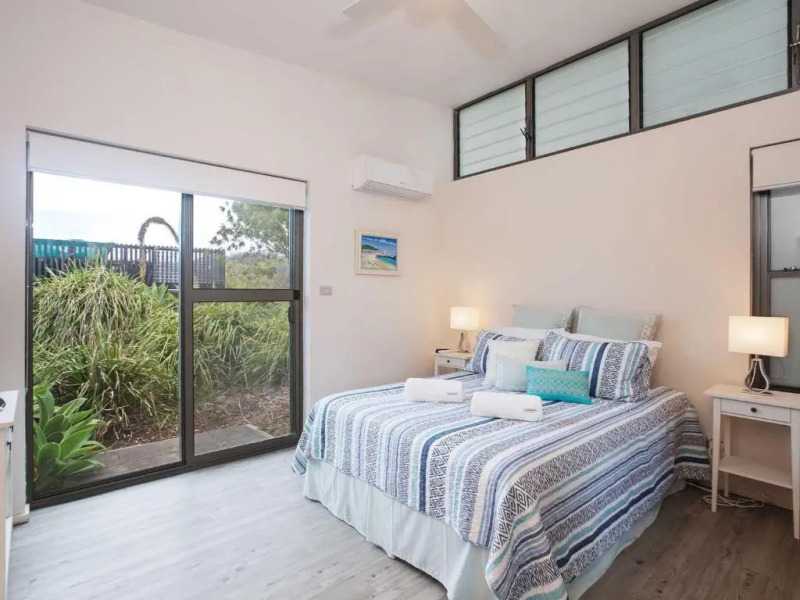 Beach House 7' 26 One Mile Close - air conditioned, wifi, foxtel, linen