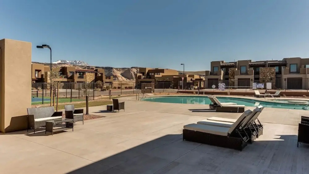 Your Escape at the Ledges