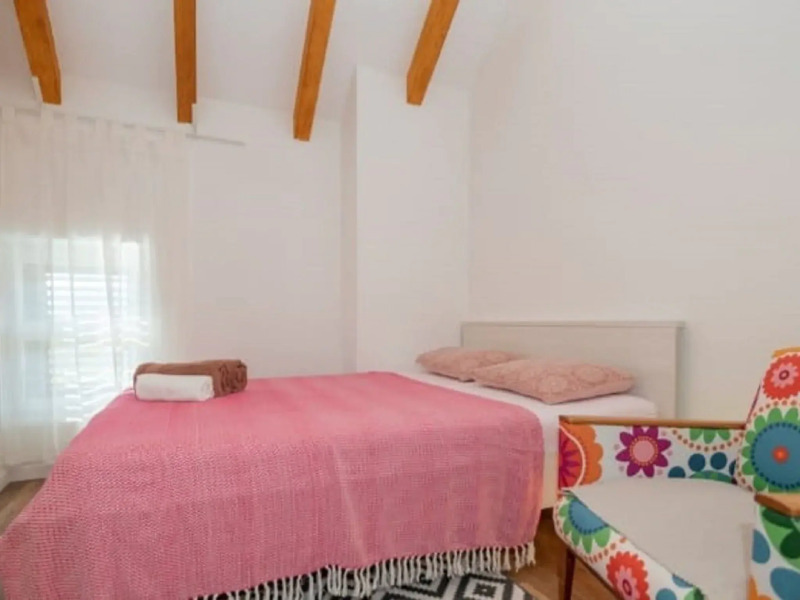 Adorable Holiday Home With Swimming Pool