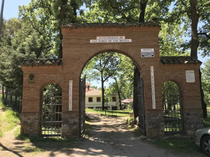 Complejo Turistico Baños del Robledillo
