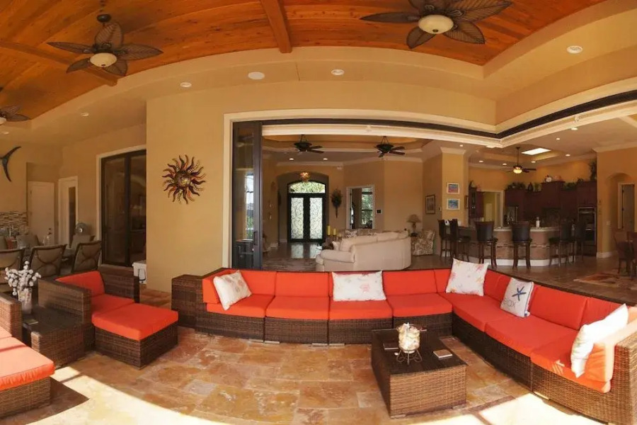 House Sunshine by Vacationhit