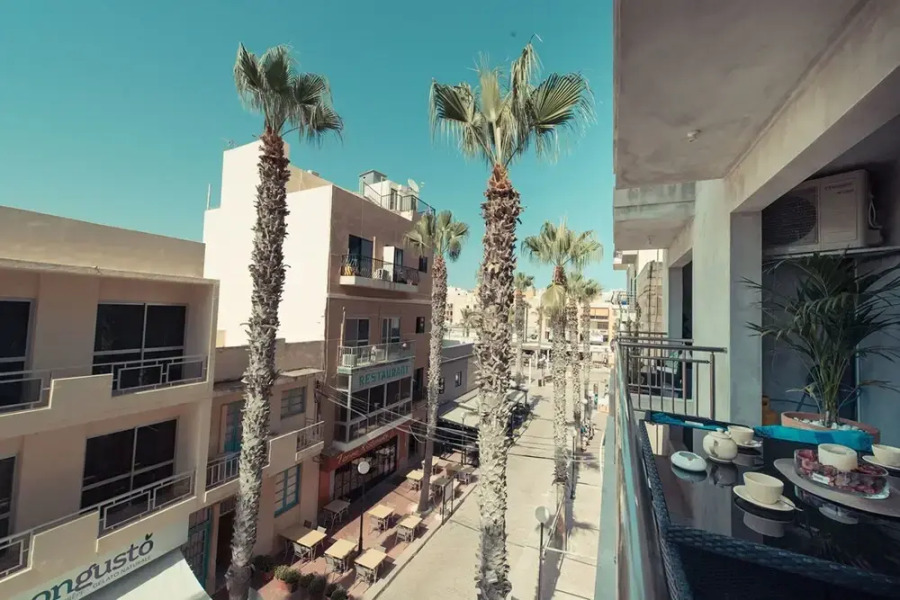 Luxury Apartment Close to the Sea