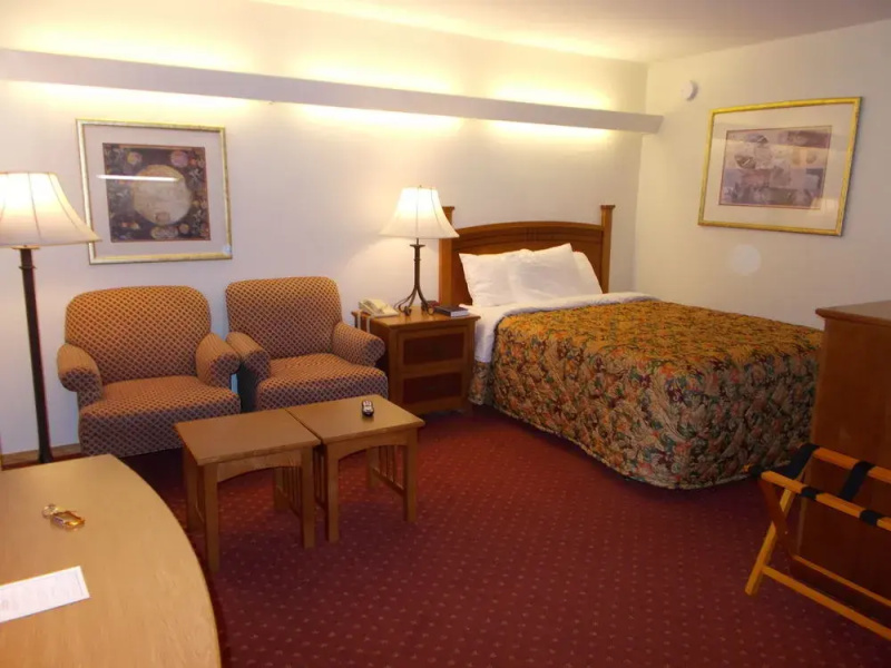 Shepherd Mountain Inn & Suites