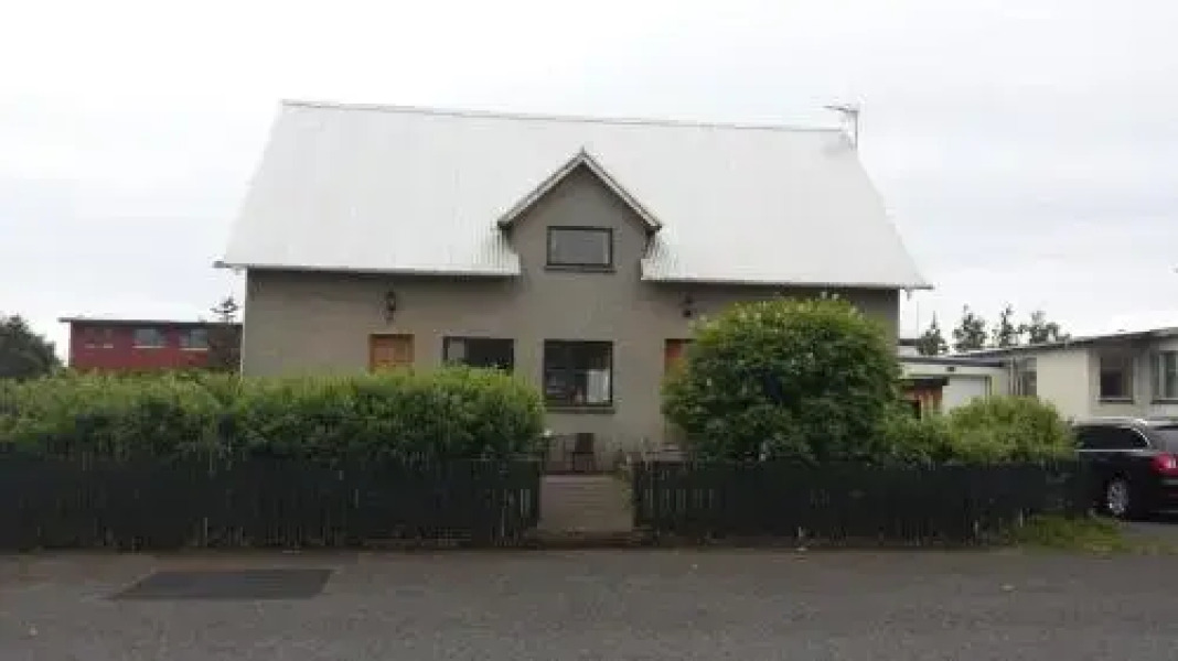 Oddabraut 17 Guest House