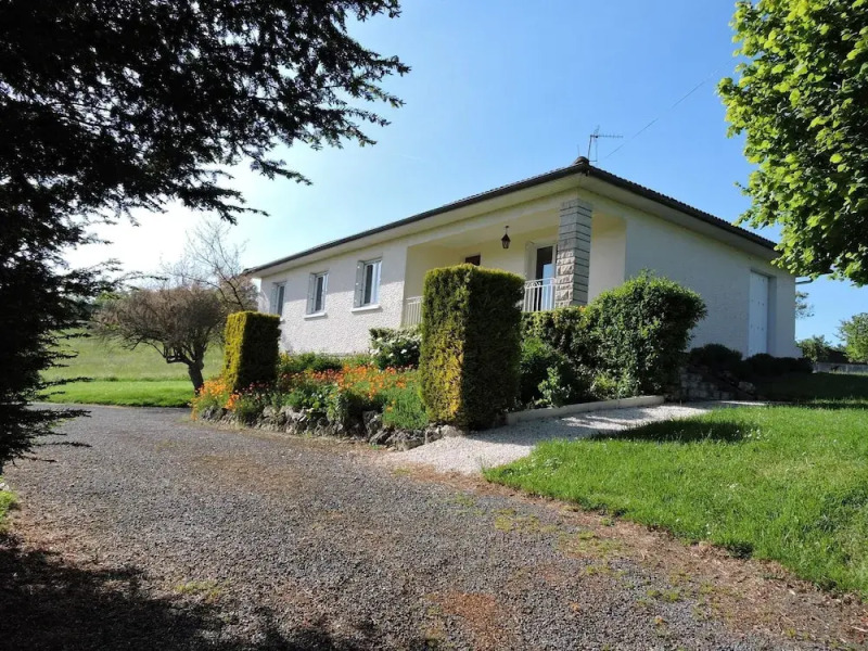 House With 4 Bedrooms in Agonac, With Furnished Garden and Wifi