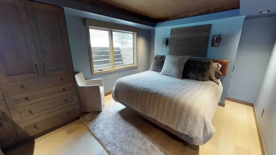 Greenbriar 14 2 Bedroom Condo by RedAwning