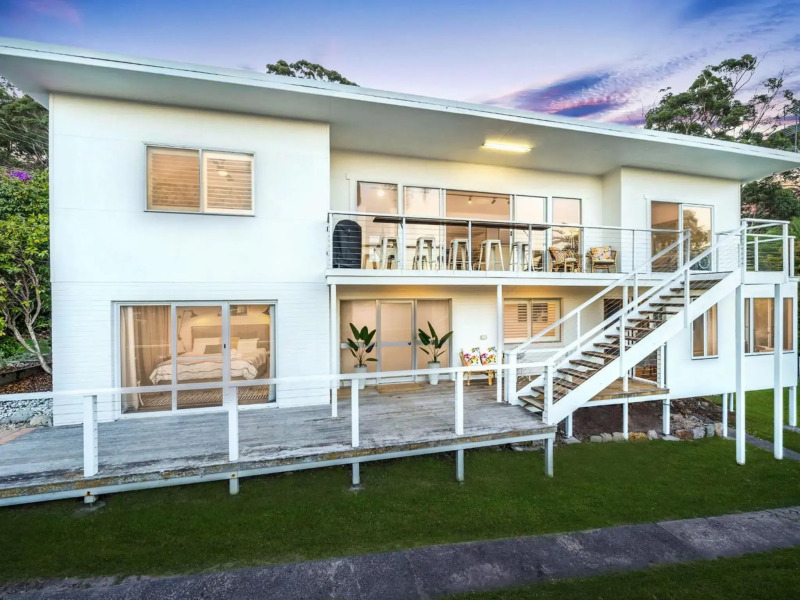 Akora at Hyams 4pm Check Out Sundays