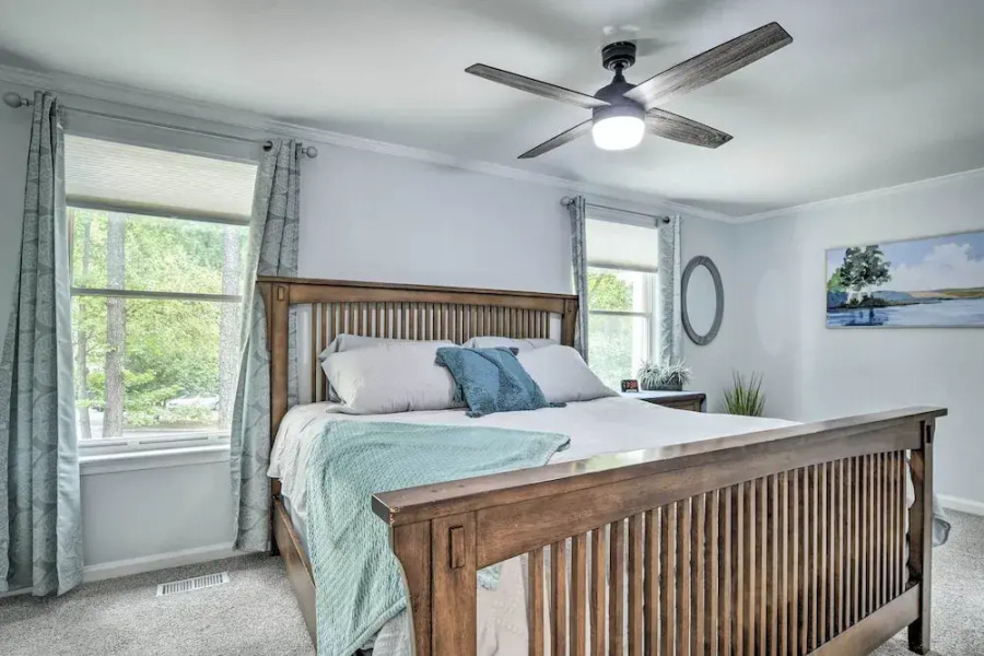 Walk to Dtwn & Breweries: Townhome in Cary!