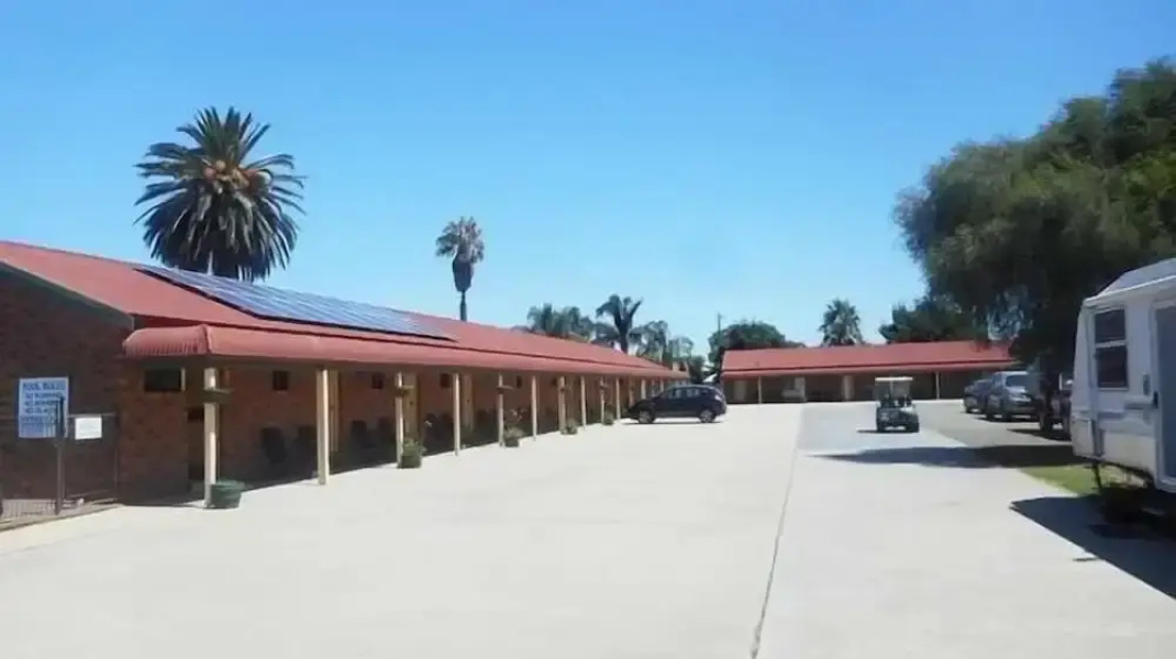 Finley Palm Motor Inn