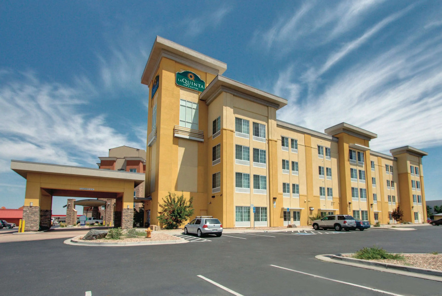 La Quinta Inn & Suites by Wyndham Denver Gateway Park