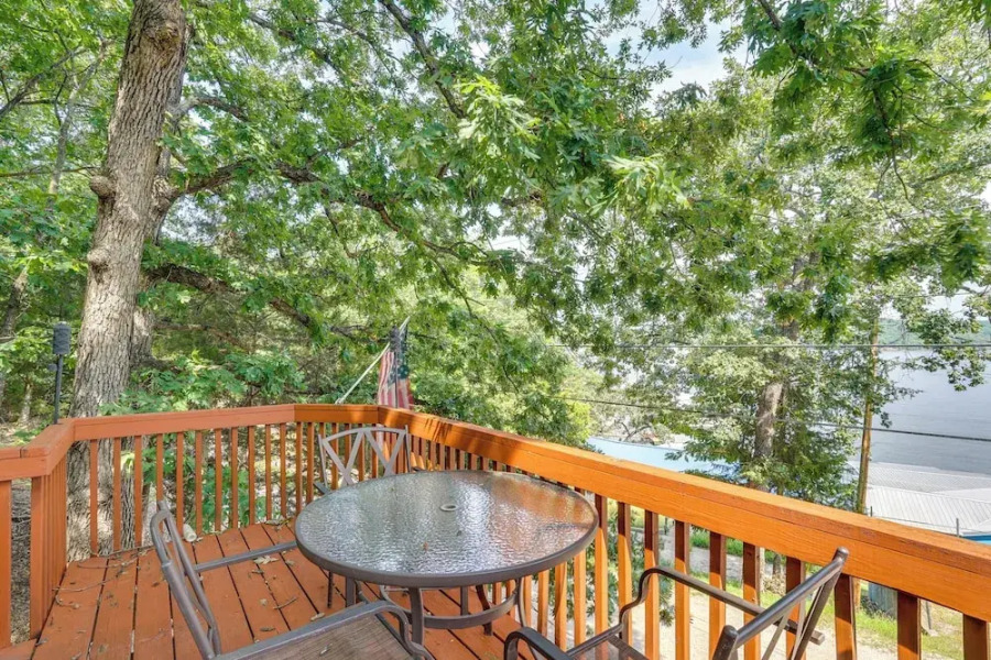 Pet-friendly Lake of the Ozarks Gem!