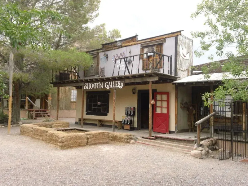 Bonnie Springs Ranch Motel