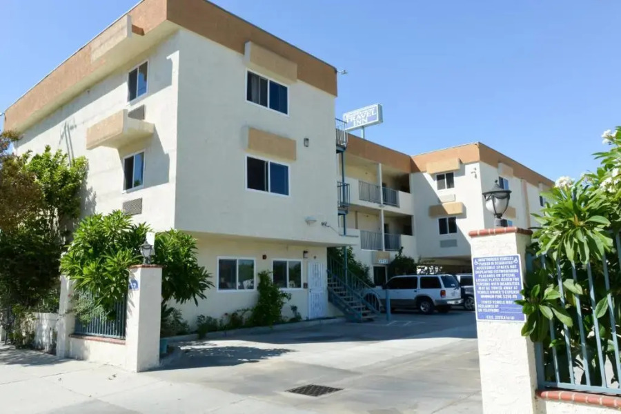 Bellflower Travel Inn