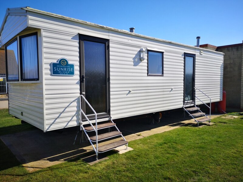 Lovely 2-bed Caravan in Walton on the Naze