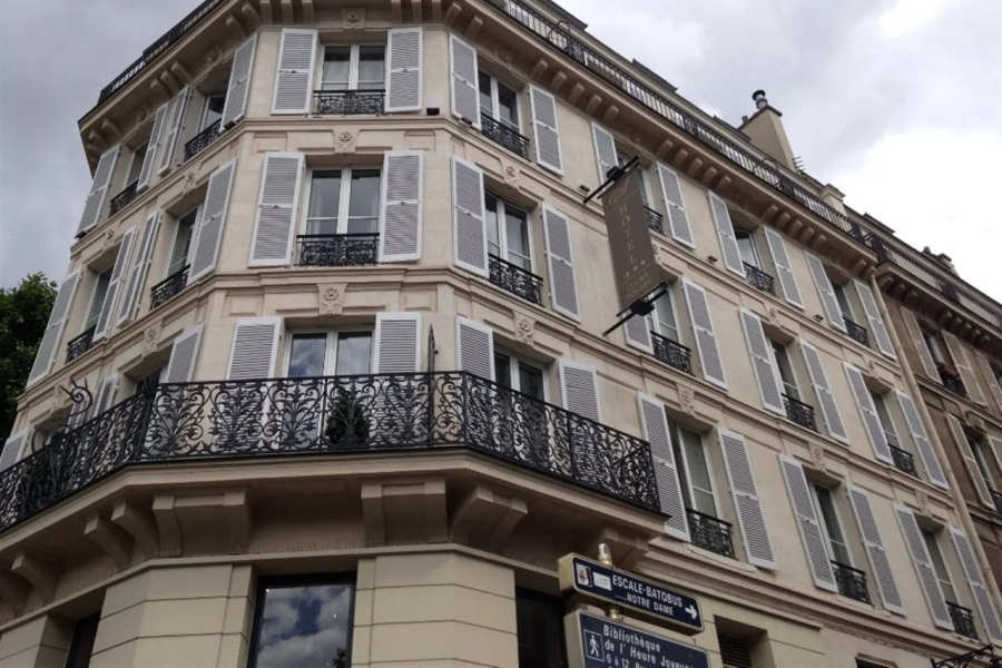 Cluny Square
