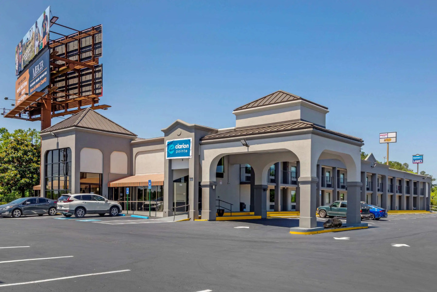 Clarion Pointe McDonough