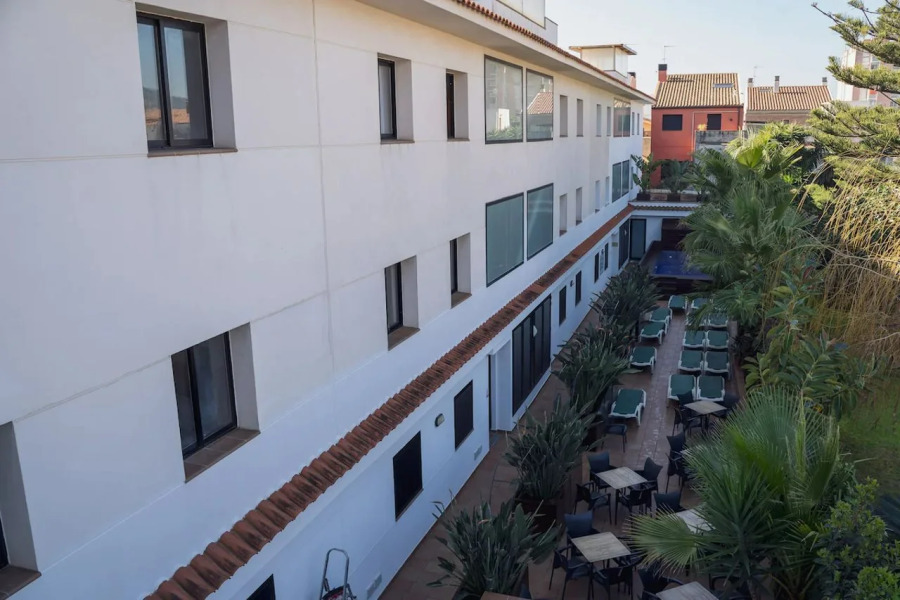 Beatrix 2000 - Caliu apartments