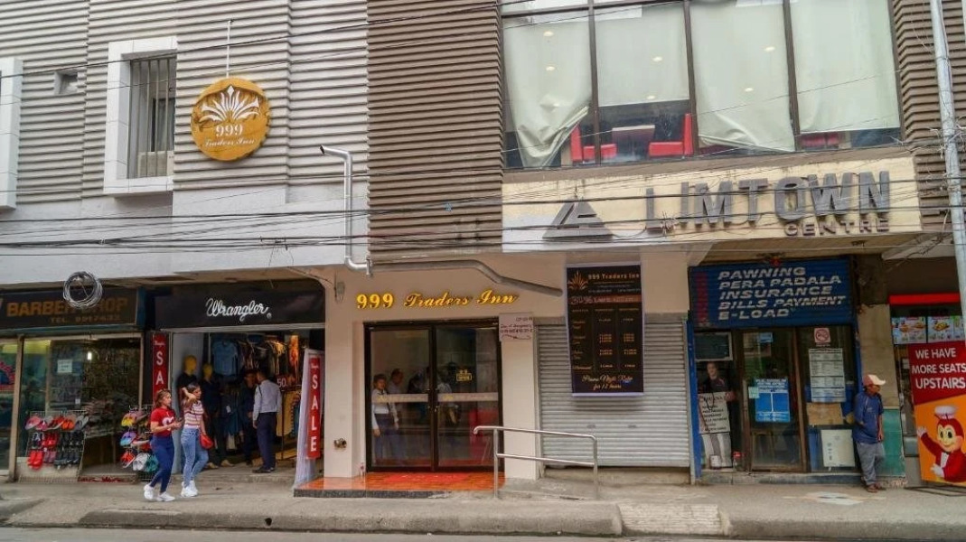 999 Traders Inn Hotel