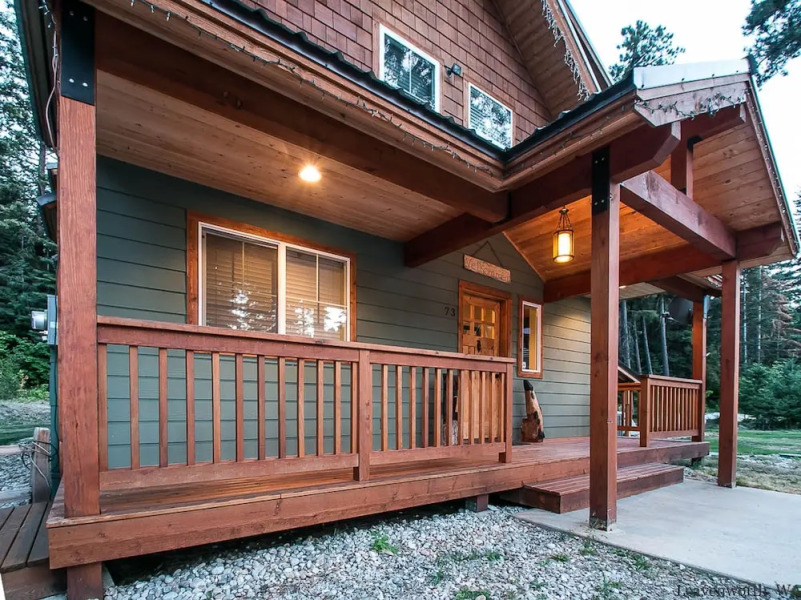 Salmon Chalet Chalet 2 NW Comfy Cabins