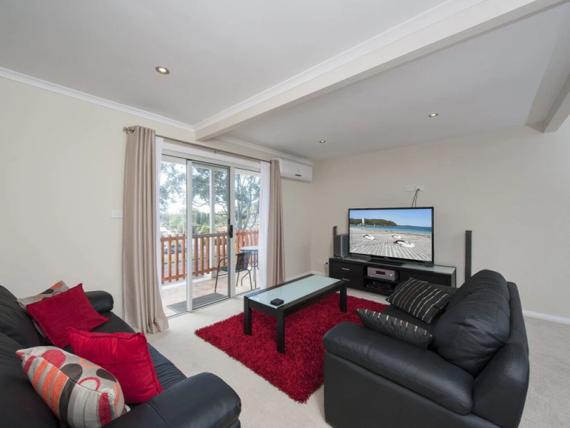 Beach and Bay, 121 Shoal Bay Road