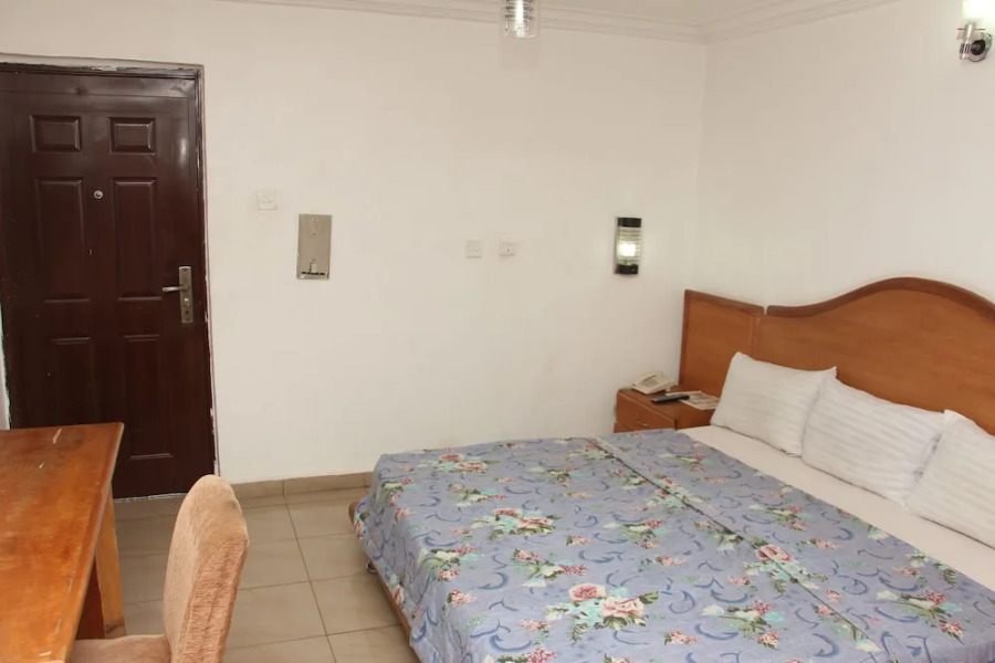 Halims Hotel & Towers