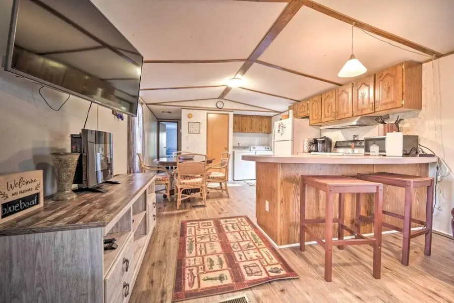 Quaint Cottage Overlooking Cherokee Reservoir