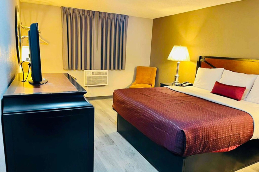 Super 8 by Wyndham Benton Harbor - St. Joseph