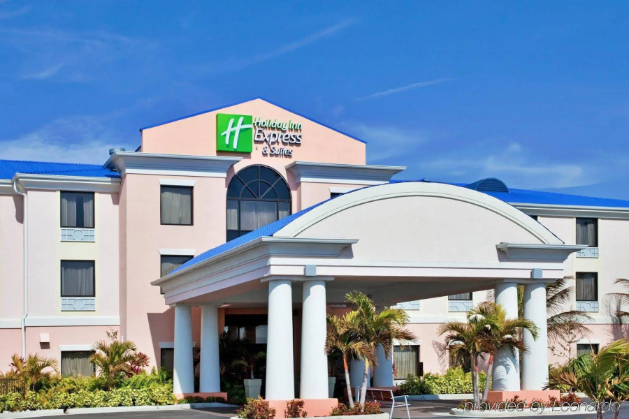 Holiday Inn Express Hotel & Suites Lake Okeechobee by IHG