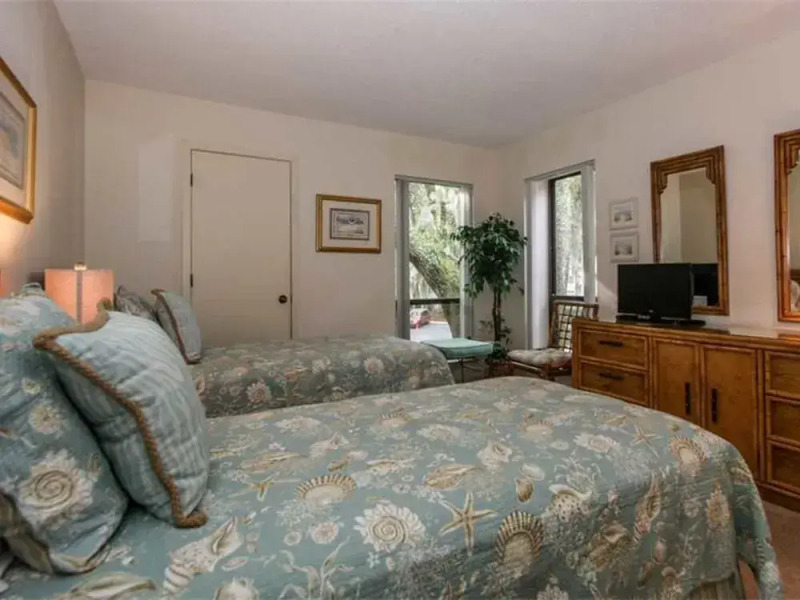 Lighthouse Tennis 2413 by RedAwning