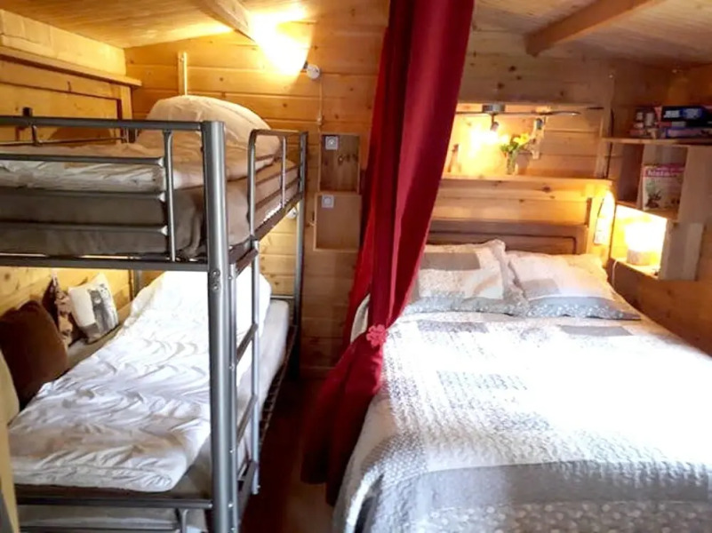 Chalet With 2 Bedrooms in Molinot, With Wonderful Mountain View, Private Pool, Enclosed Garden