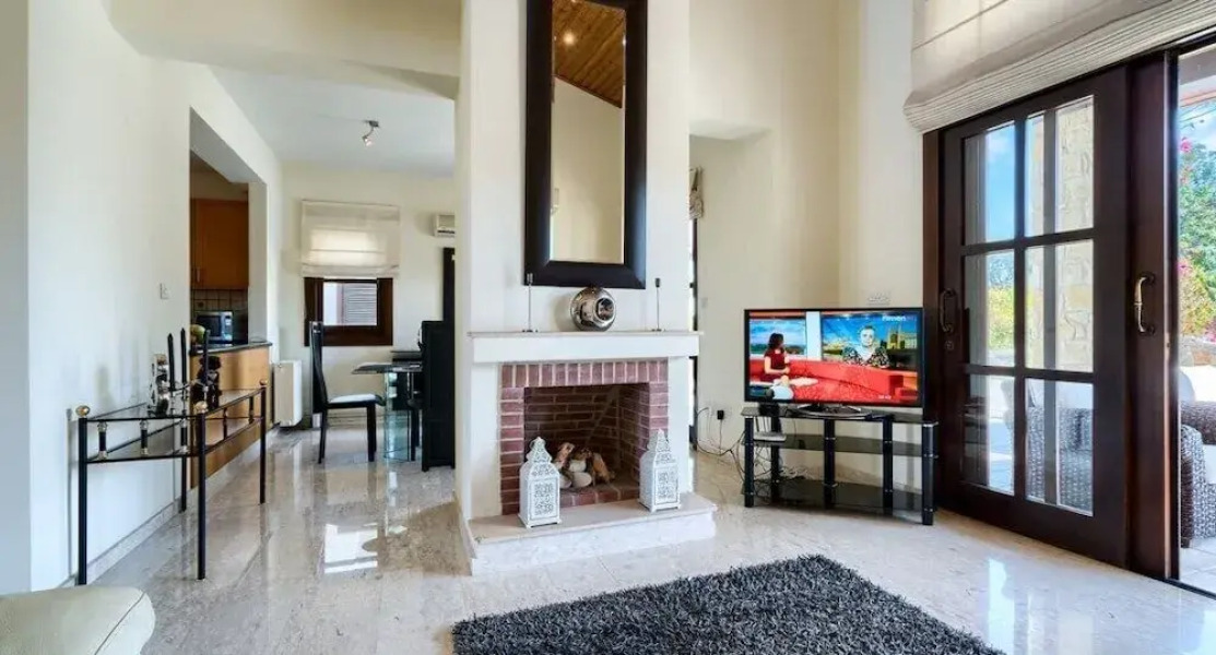 3 bedroom Villa Anassa 31 with private pool and golf course views, near resort village square on Aphrodite Hills Resort