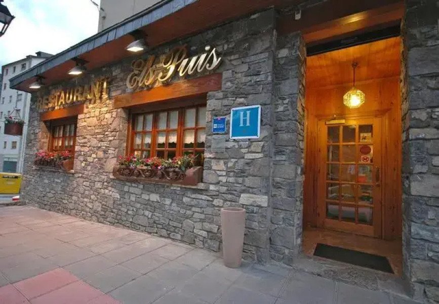 Hotel Els Puis