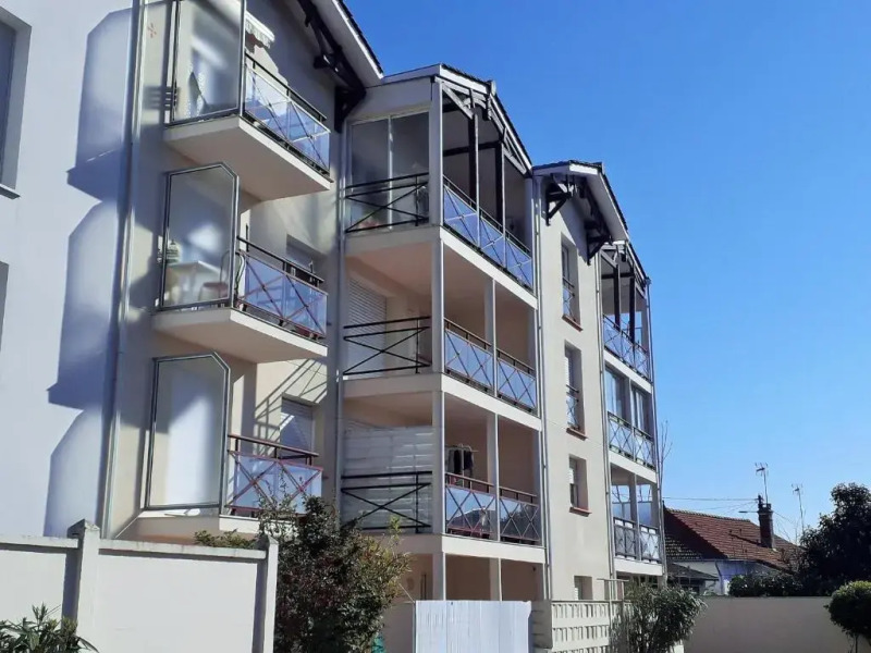 2 pieces terrasse parking au calme PHEOBUS