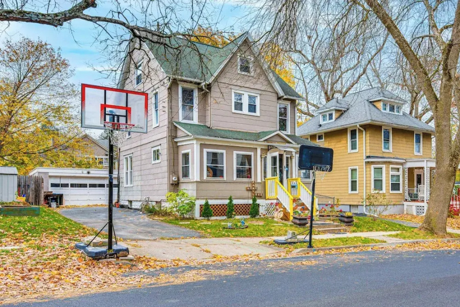 1 Mi to Dtwn: Colorful Binghamton Home