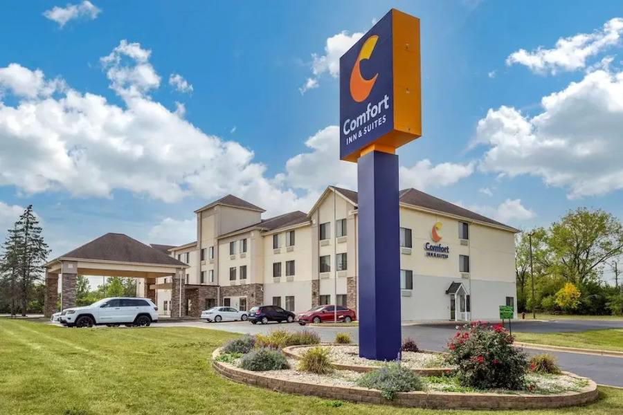 Comfort Inn and Suites North Aurora