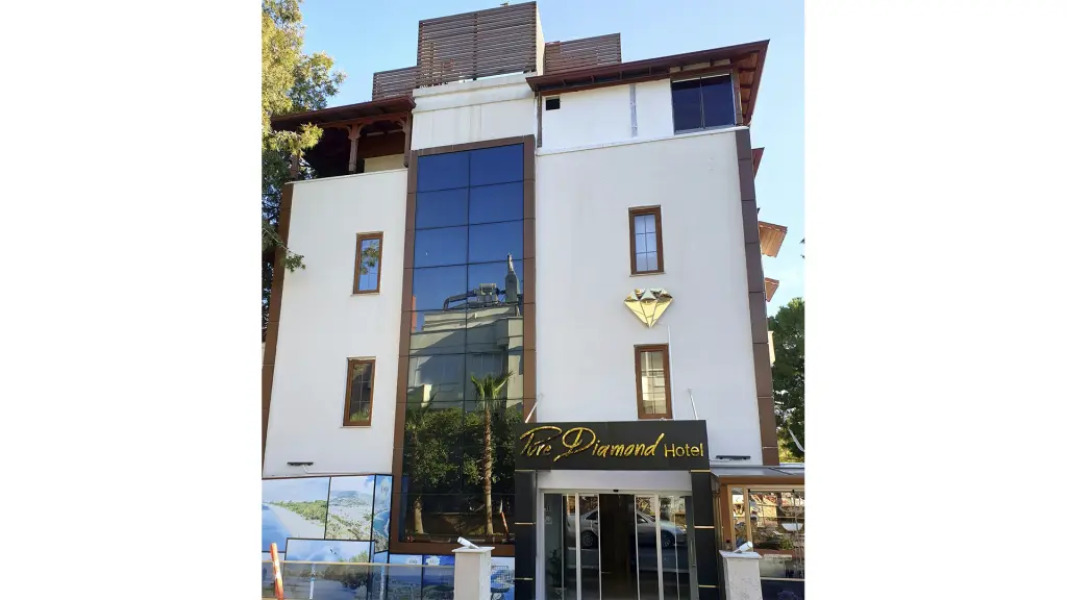 Pure Diamond Hotel