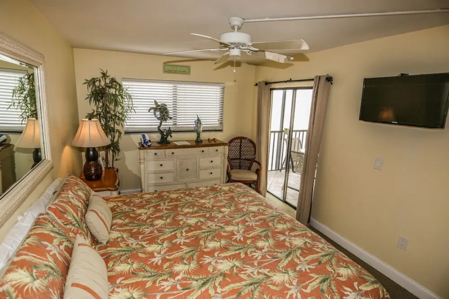 Carlos Pointe 124 condo