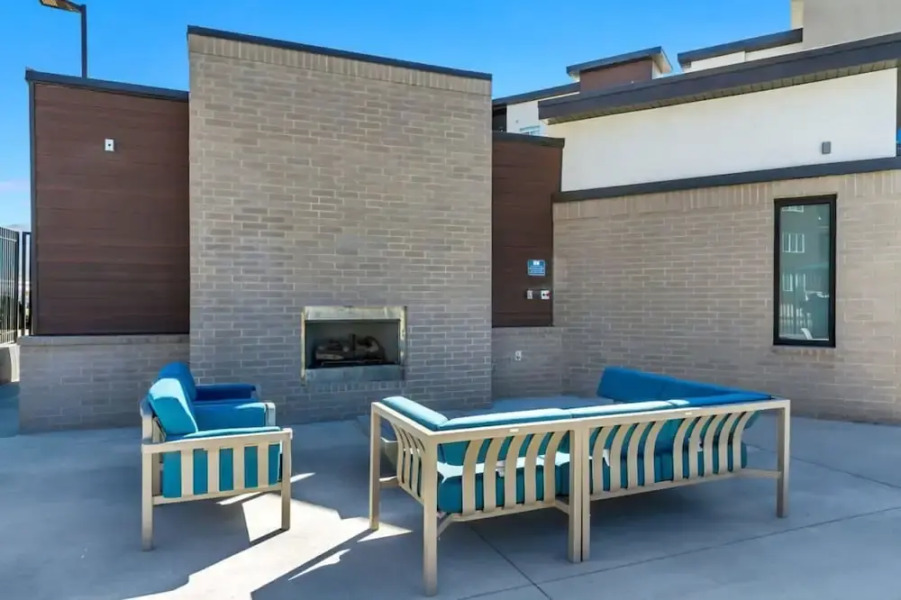 Family Friendly - 4th Story w Elevator - King Beds