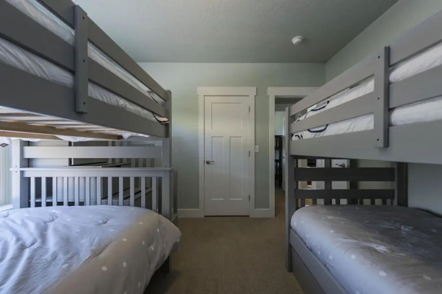 Lotus Lodge With Bear Lake Luxury Rentals