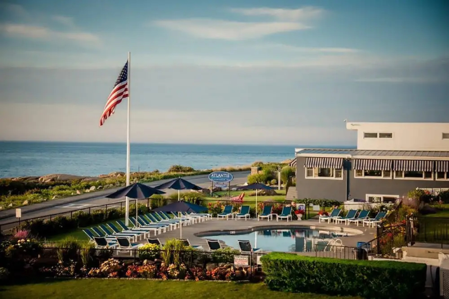 Atlantis Oceanfront Inn