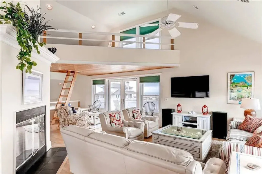 Laurie s Loft 3 Bedroom Holiday Home By Bald Head Island