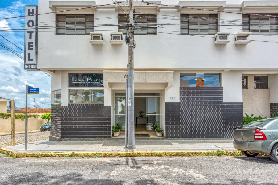 Luar Plaza Hotel