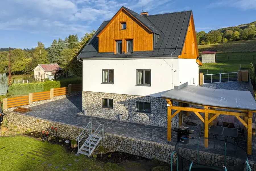 Villa in Bohemia With hot tub