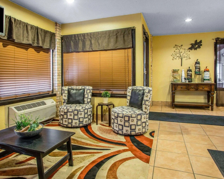 AmericInn by Wyndham Mosinee Central Wisconsin Airport