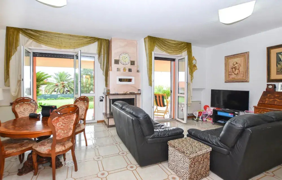 Nice Home in Martinsicuro With 4 Bedrooms and Wifi