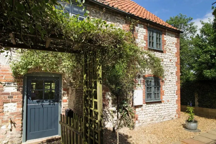 No33 Thornham Cottages