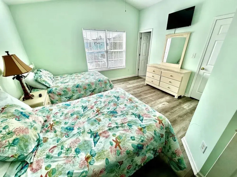 Cooper's Lighthouse 4 Bedroom Home by RedAwning