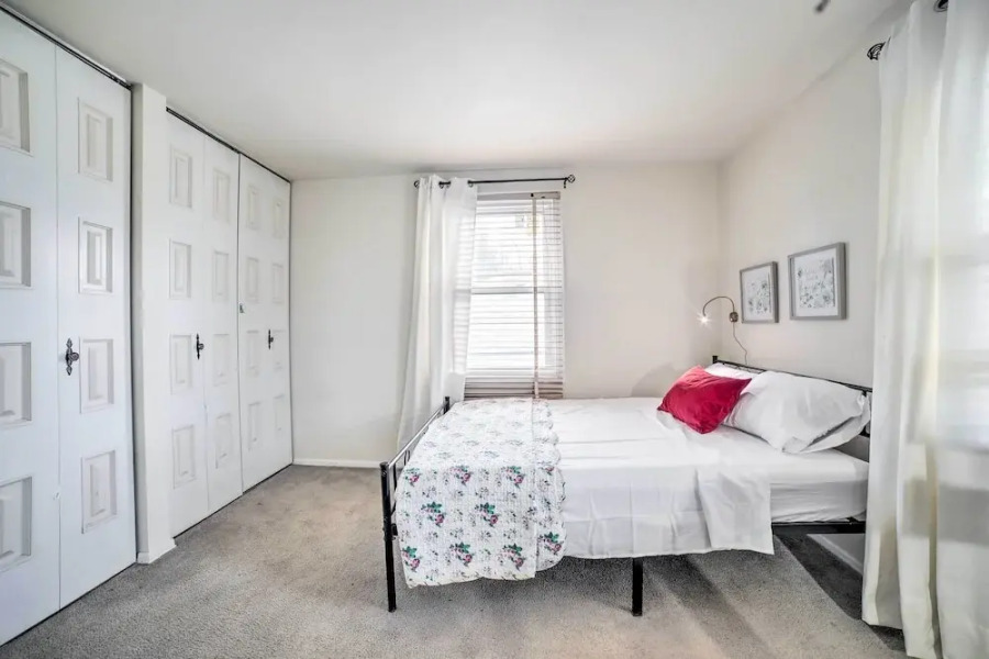 Charming Vacation Rental: 15 Mi to Pittsburgh