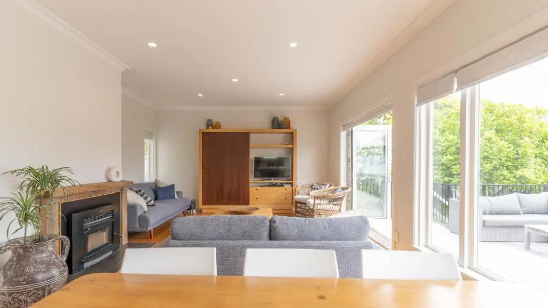 Spacious Sunny Family Home in Akaroa