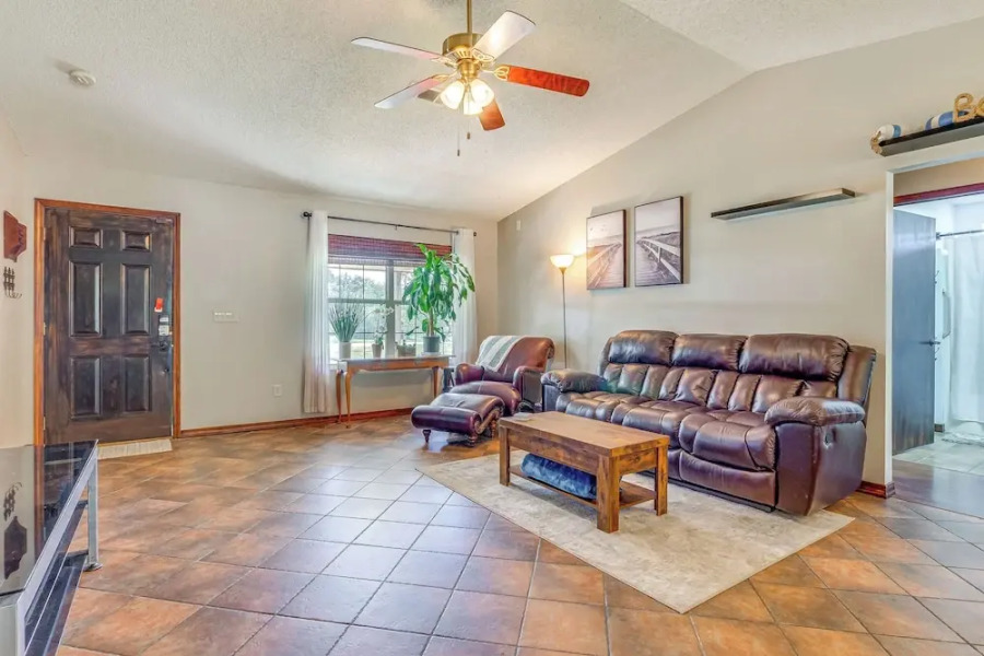 Navarre House w/ Game Room: 5 Mi to Beaches!